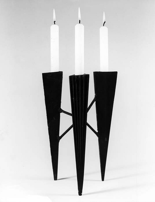 Lynn Chadwick, Three Candle Holder I (C144) L
Edition 2/100
Bronze, 11 1/4 x 6 x 6 inches
CHAD-0019