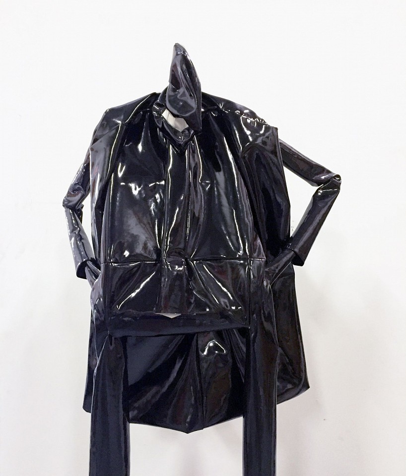 William King, I'm Trying, 2008
Vinyl and aluminum, 81 x 25 1/2 x 21 in.
black
KING0039