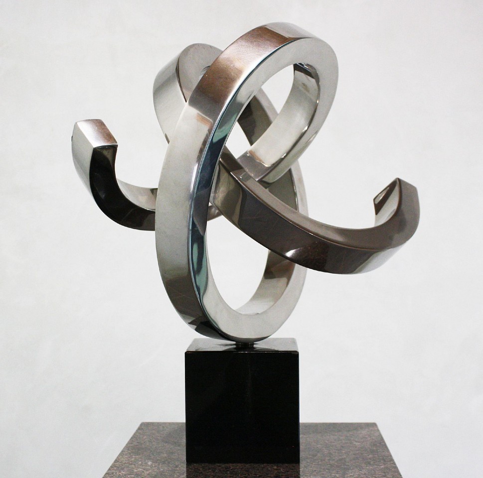 Gino Miles, ZZ Heartstrings, 2020
stainless steel, 18"x21" plus 6" cube base
MILE00035
