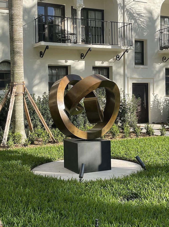 Gino Miles, Nurture
Bronze, 50 x 60 x 60 inches on 24 x 30 x 30 inch granite base
MILE00029
$70,000