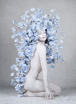 Work: Isabelle van Zeijl Z Serenity (full figure); edition of 6 + 2 AP