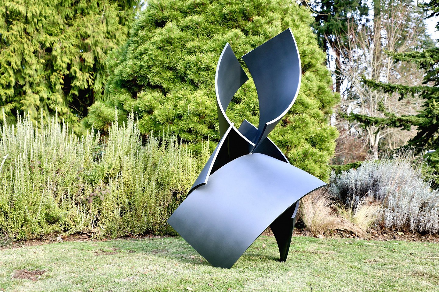 Matt Devine, 1762, 2022
Aluminum with powder coat, 85 x 57 x 48 in.
DEVI00003