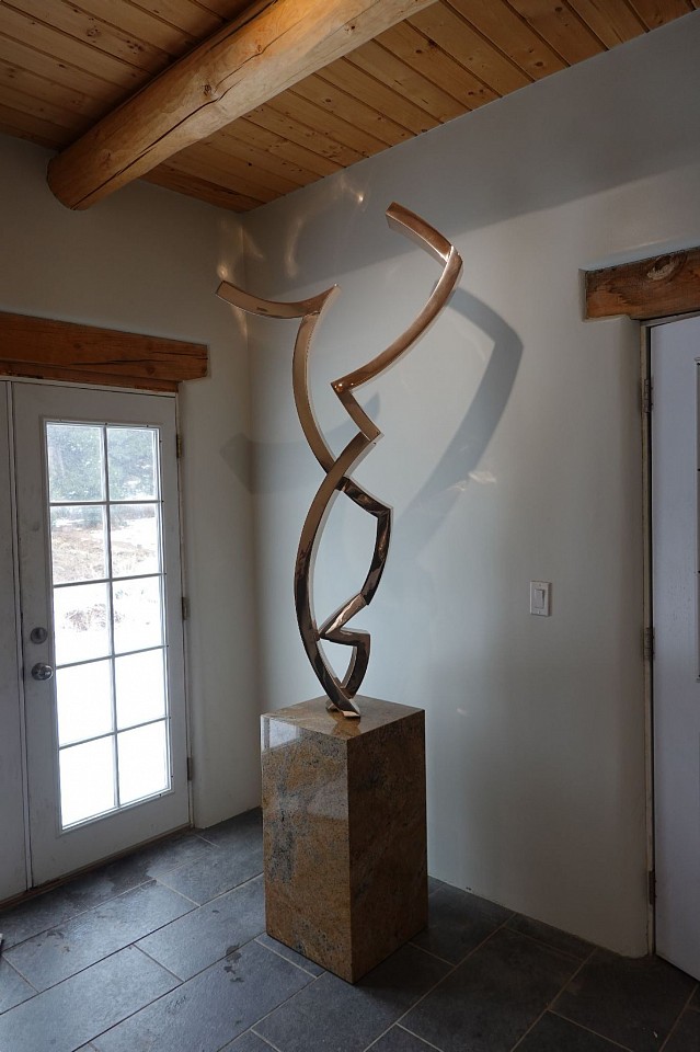 Gino Miles, Z Amore Mio, 2020
Bronze, 68 x 18 x 18 inches plus base 30 x 16 x 16 inches
MILE00066
$28,000