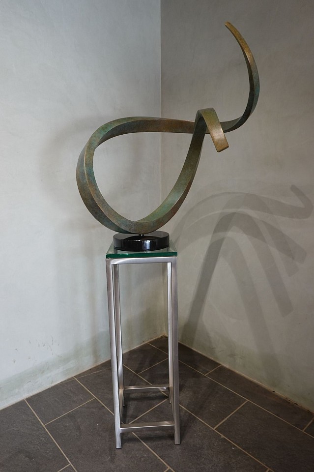 Gino Miles, Z Swirl, 2024
Bronze, 33 x 27 x 27 inches on 2.5 inch black base  
MILE00084
$16,000