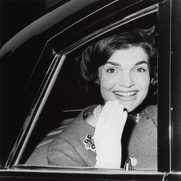 Harry Benson, Z Jackie Kennedy Waving, London, edition of 35, 1962
Archival Pigment Photograph, 30 3/4 x 29 3/4 image / 37 3/8 x 37 3/8 framed (+$450 frame)
BENS00011
