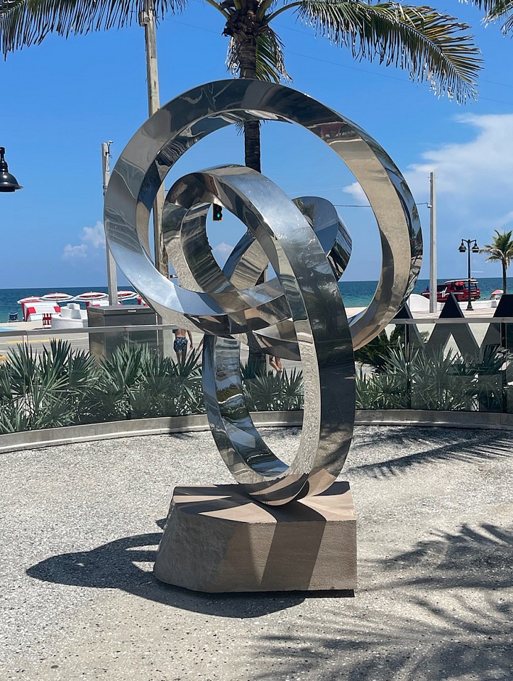 Gino Miles, Forever, 2017
Marine grade stainless steel, 108 x 72 x 72 in.
MILE00095