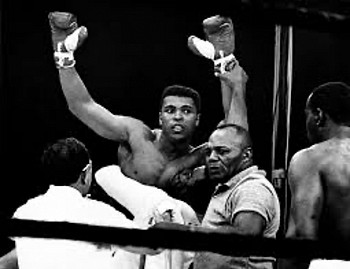 Harry Benson -&nbsp;Z Muhammed Ali KO Listen, Lewiston Maine